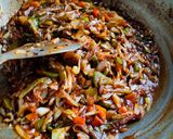 A picture of step 5 of Vegetable Hakka Noodles.