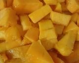 A picture of step 1 of Mango shake.