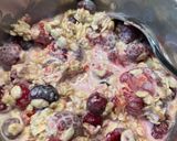 A picture of step 2 of Berry Oatmeal Detox.
