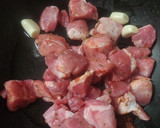 Foto del paso 2 de la receta: Carne de cerdo desmenuzada para bocadillos