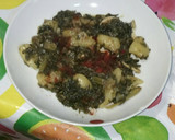 Foto del paso 2 de la receta: Col rizada con ajos y patata