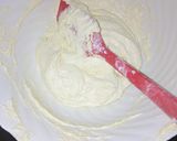A picture of step 4 of Passion walnut cake.