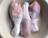 รูปขั้นตอนการทำที่ 1 ของ บะหมี่ไก่ตุ๋นเห็ดหอมทอด
