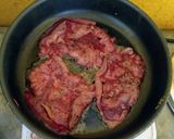 Foto del paso 1 de la receta: Hígado encebollado con ensalada de berros