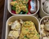 A picture of step 6 of Christmas snackle box.