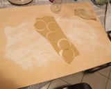 Foto del passaggio 1 della ricetta Cappelletti di pesce