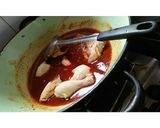 Foto langkah ke 11 dari resep Ayam Masak Habang (ayam bumbu merah).