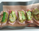 Foto del paso 3 de la receta: Rollitos de conejo rellenos de puré de guisantes y mango