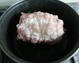 Foto del paso 8 de la receta: Arrollado de lomo de cerdo horneado (dietético)
