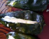 Foto del paso 4 de la receta: Chile poblano relleno hojaldrado