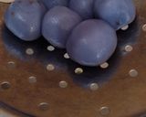 Foto langkah ke 8 dari resep Klepon Bunga Telang.