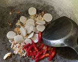 Foto langkah ke 3 dari resep Nasi Goreng Sambal Roa.