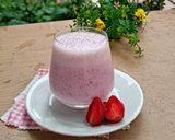 Foto langkah ke 4 dari resep Smoothies Stroberi.