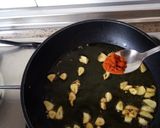 Foto del paso 3 de la receta: Caballa a la plancha con picada de ajo
