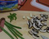 Foto langkah ke 2 dari resep Mushroom Soup with Toasted Bread.