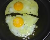 Foto langkah ke 1 dari resep Semur Telur Ceplok.