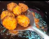 A picture of step 10 of Veg Noddles with dry manchurian balls.