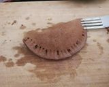 Foto langkah ke 5 dari resep Martabak Lenggang Pisang Keju.