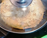 Foto del paso 4 de la receta: Tortilla de atún cebolla y queso