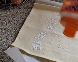 Foto del paso 2 de la receta: Bocaditos Dulces de Hojaldre (con chocolate)