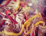 Foto del paso 2 de la receta: Bifecitos de bondiola de cerdo a la riojana(tipo)