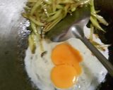 รูปขั้นตอนการทำที่ 3 ของ พริกหนุ่มผัดไข่