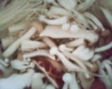 Gambar langkah 6 resipi Cendawan Campur Tumis Sos Tiram.