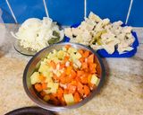 Foto del paso 1 de la receta: Coliflor salteado con verduras