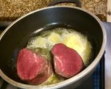 Foto del paso 3 de la receta: Cocina para enamorar: Tournedos flambé au cognac (receta de mi marido)