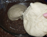 Foto del paso 3 de la receta: Pizza rellena fácil 🍕🍻 Cebolla, jamón Cocido y Mozzarella