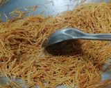 A picture of step 2 of Meethi Semiya.