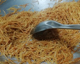 A picture of step 2 of Meethi Semiya.
