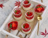 Foto langkah ke 5 dari resep Red and White Panna Cotta.