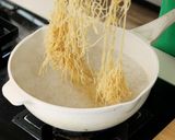 Foto langkah ke 10 dari resep Lomie Ayam Kangkung Devina Hermawan.