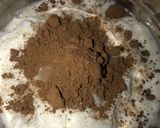 A picture of step 3 of Choco date milkshake.