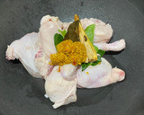 Foto langkah ke 2 dari resep Ayam ungkep bumbu kuning.