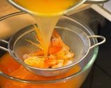 Une image de l'étape 3 de Bouillon de crevettes fait maison.