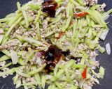 Foto langkah ke 4 dari resep Tumis Ayam Labu Siam.
