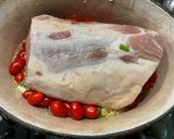 Une image de l'étape 5 de Carré de porc mariné au miel et tomates.