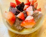 A picture of step 2 of Quick Dessert with Leftover Sponge Cake and Fruits.