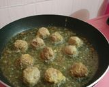 Foto langkah ke 2 dari resep Bola Daging Cincang Asam Manis #seninsemangat.