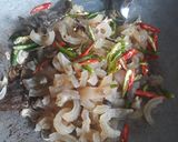Foto langkah ke 3 dari resep Oseng Kikil.