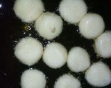 A picture of step 3 of Milk balls(gullisuwa).