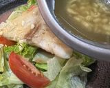 Foto langkah ke 3 dari resep Salad dengan dori grill.