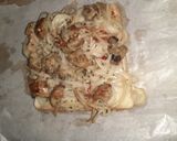A picture of step 3 of Spaghetti bread Pizza.