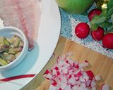 Foto del paso 1 de la receta: Tartar de manzana y rábano sobre filetes de dorada al vapor