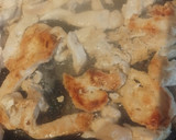 Foto del paso 8 de la receta: 🍜 Tallarines (noodles) con pollo 🐔 y salsa de miel 🍯 y mostaza