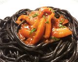 Foto del paso 11 de la receta Espaguetis negros con sepia en salsa de pimentón