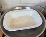 A picture of step 5 of Glutinous Rice with Chicken (Lo Mai Gai).