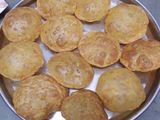 તીખી પૂરી (Tikhi Poori Recipe In Gujarati)